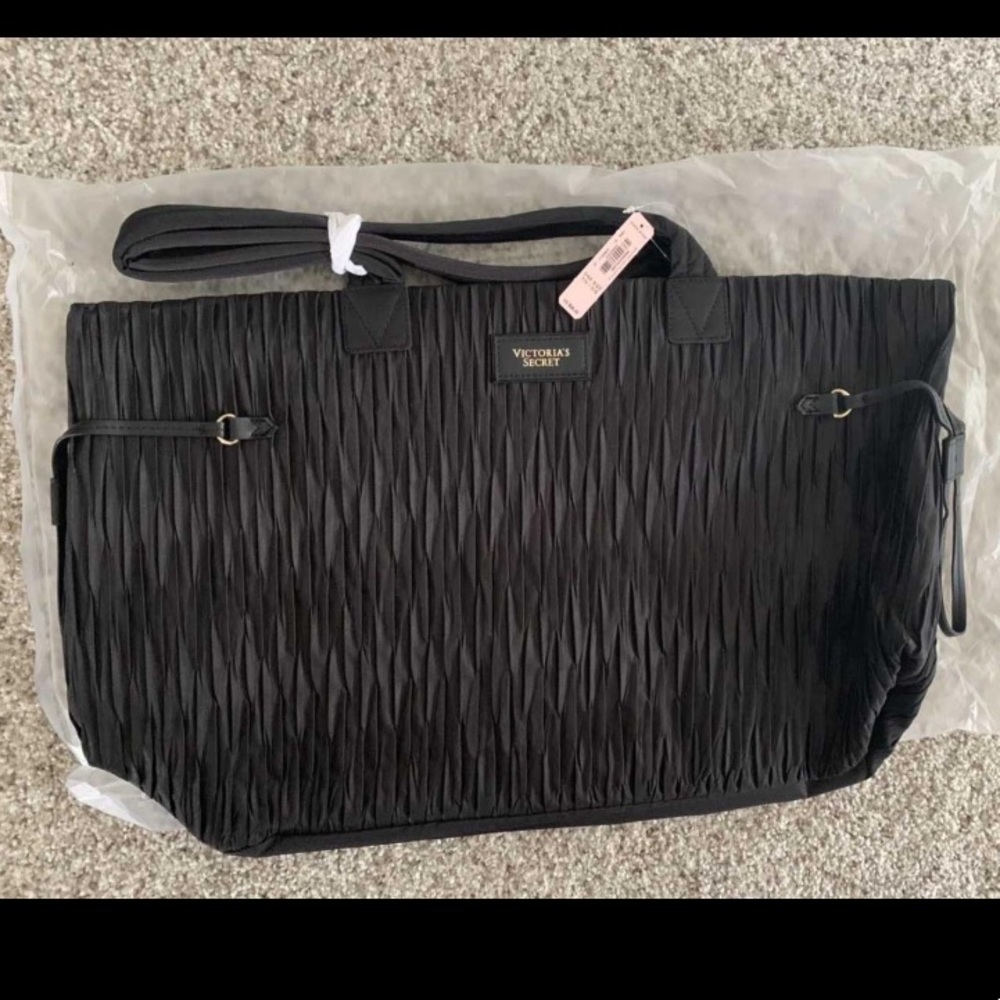 NWT Victoria’s Secret black bag